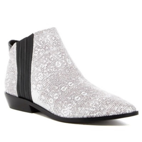 L.A.M.B. Mayor Bootie - Picture 1 of 8